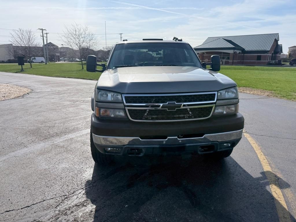 Chevrolet Silverado 2500HD Crew Cab 153" WB 4WD LT3 2006