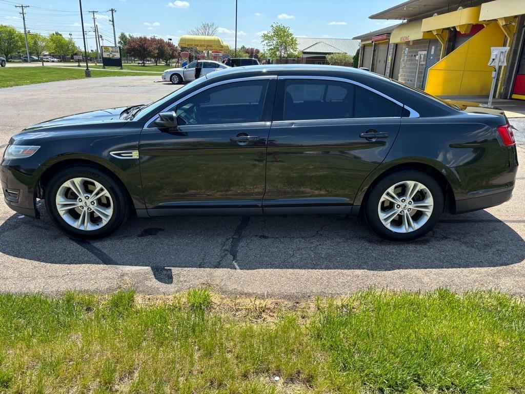 Ford Taurus 4dr Sdn SEL FWD 2013