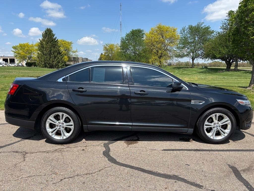 Ford Taurus 4dr Sdn SEL FWD 2013