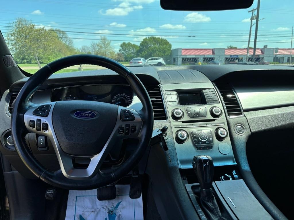 Ford Taurus 4dr Sdn SEL FWD 2013