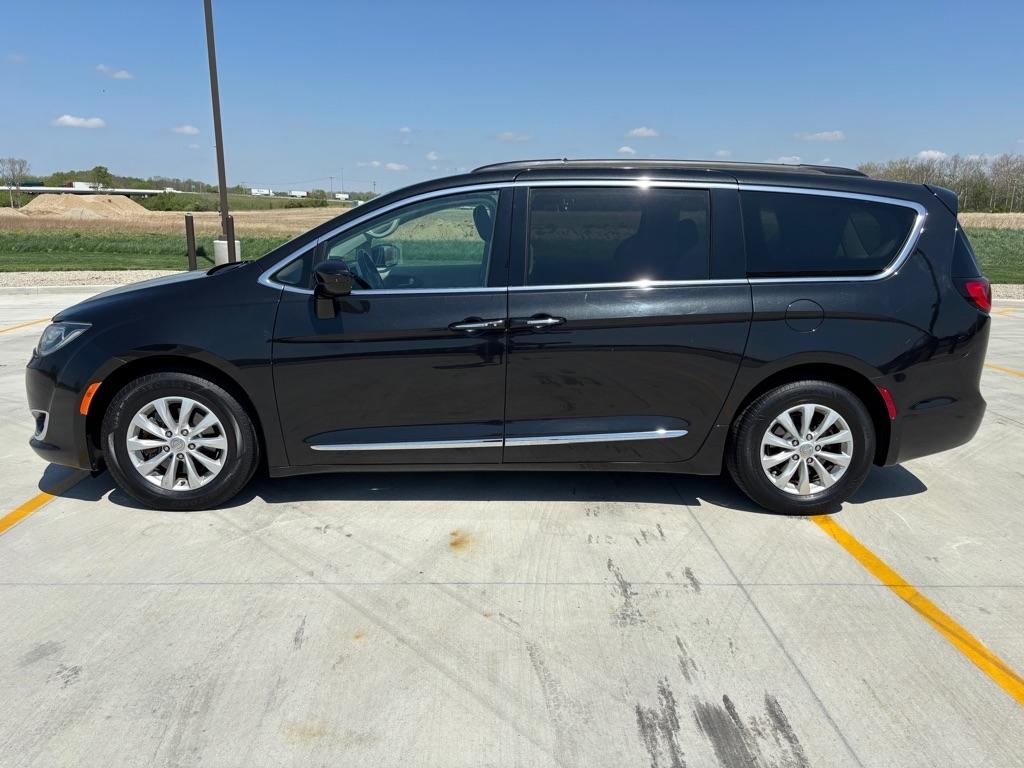 Chrysler Pacifica Touring-L FWD 2017