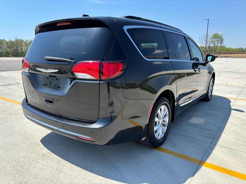 Chrysler Pacifica Touring-L FWD 2017