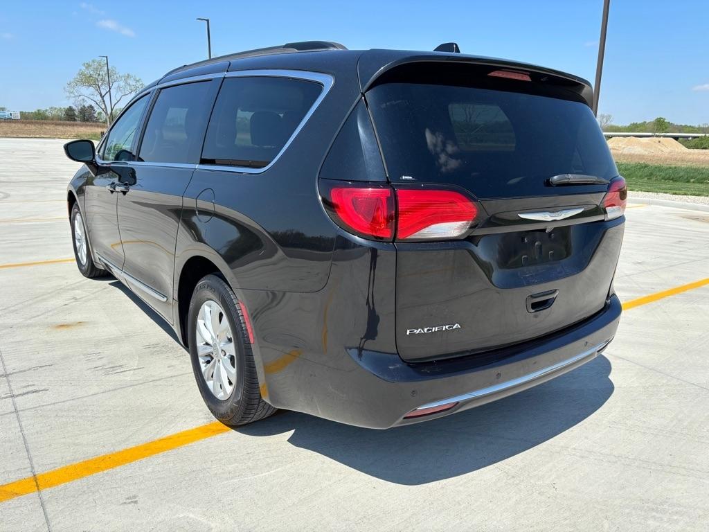Chrysler Pacifica Touring-L FWD 2017