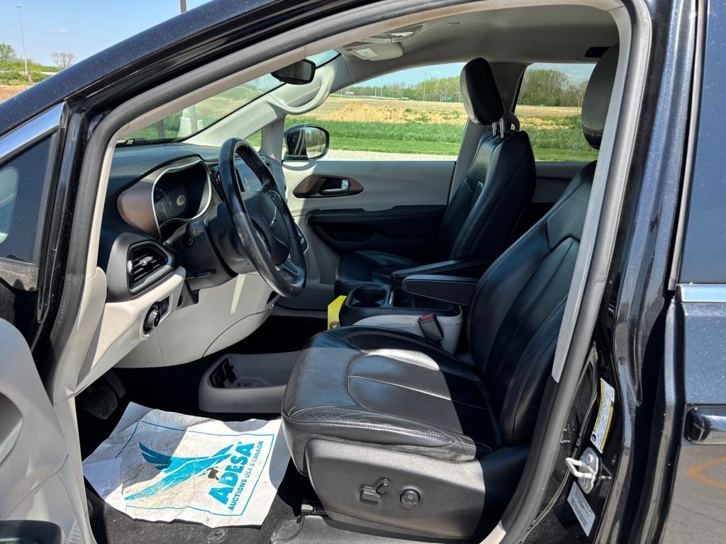 Chrysler Pacifica Touring-L FWD 2017