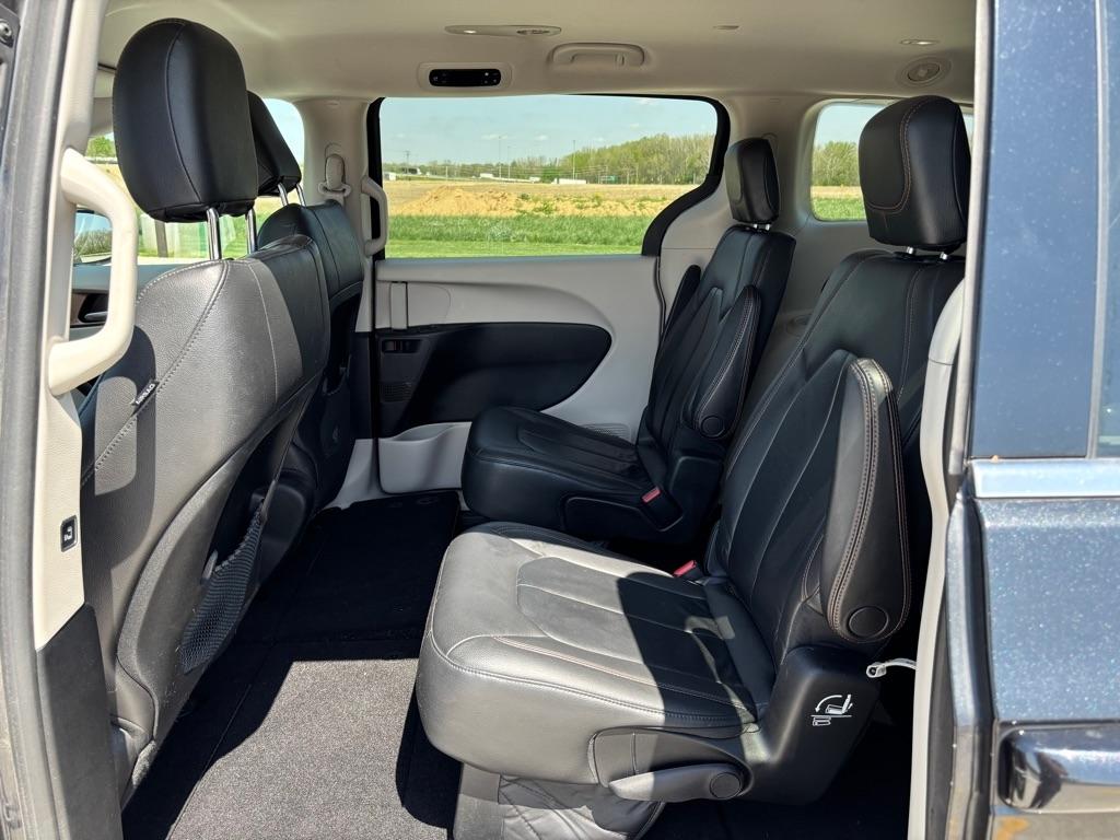 Chrysler Pacifica Touring-L FWD 2017