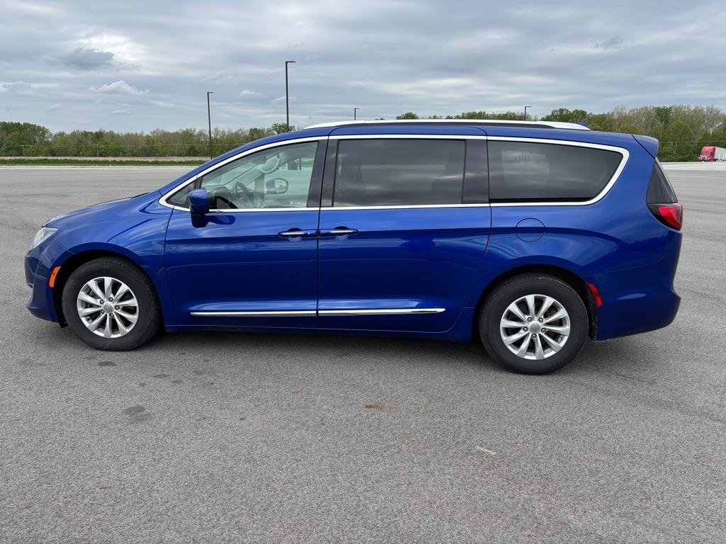 Chrysler Pacifica Touring L FWD 2019