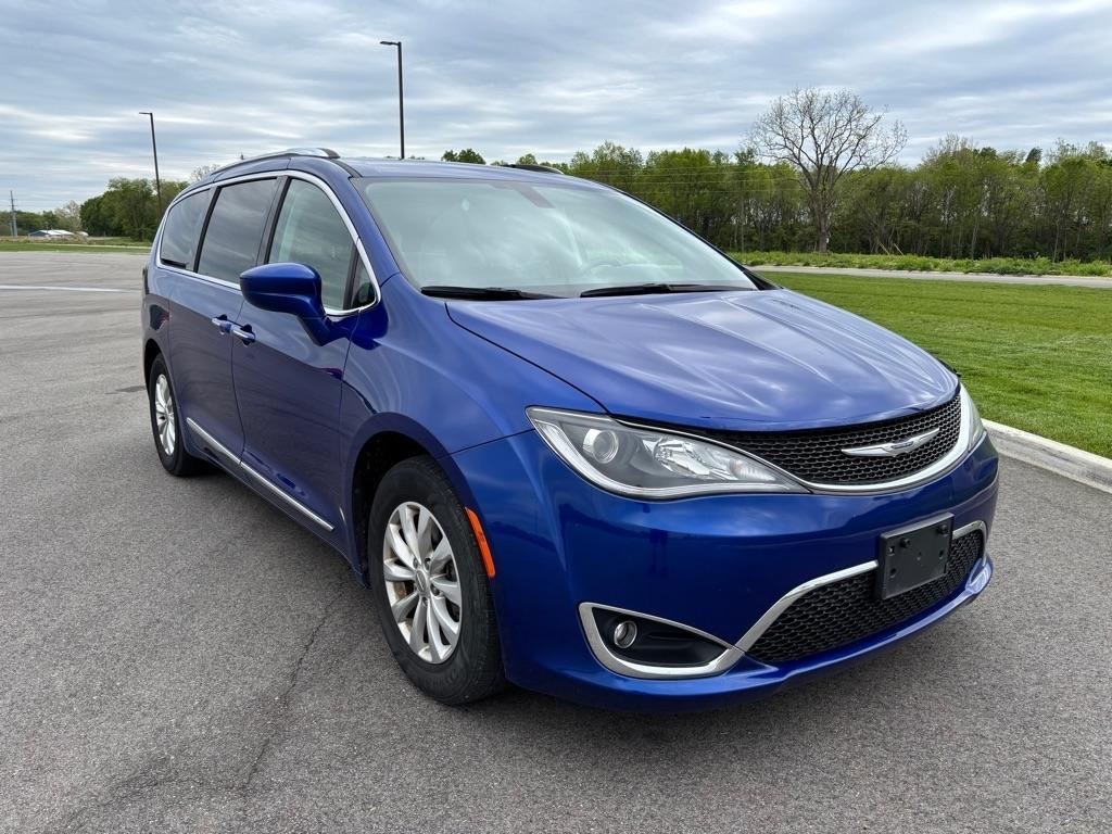 Chrysler Pacifica Touring L FWD 2019