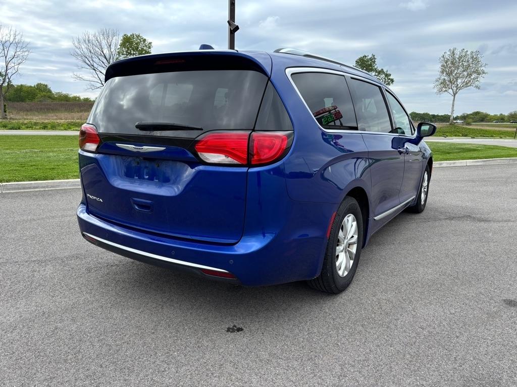 Chrysler Pacifica Touring L FWD 2019