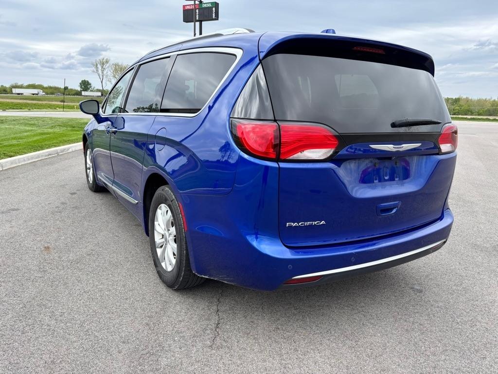 Chrysler Pacifica Touring L FWD 2019