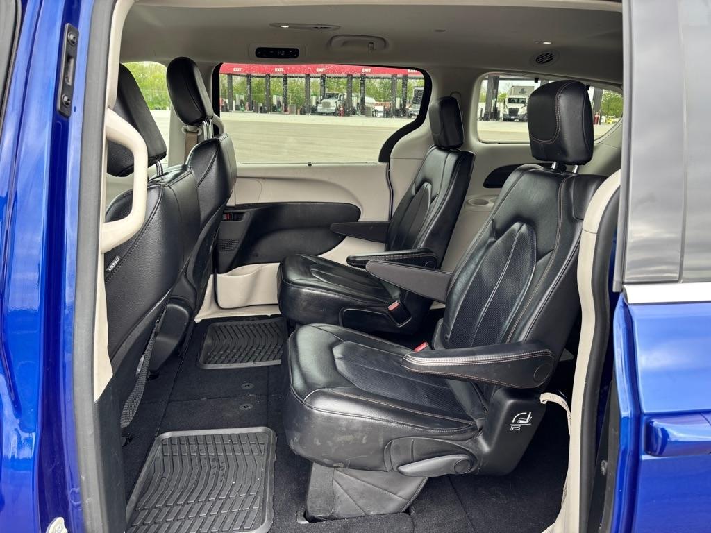Chrysler Pacifica Touring L FWD 2019