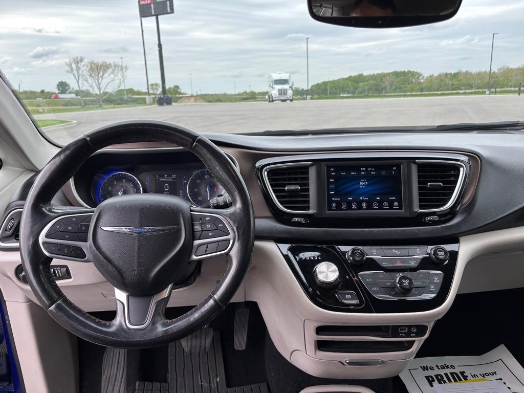Chrysler Pacifica Touring L FWD 2019