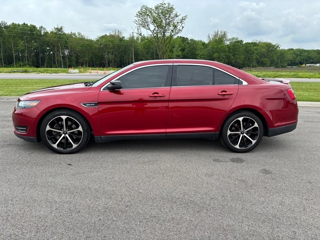 Ford Taurus 4dr Sdn SHO AWD 2016