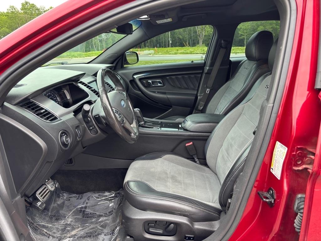 Ford Taurus 4dr Sdn SHO AWD 2016