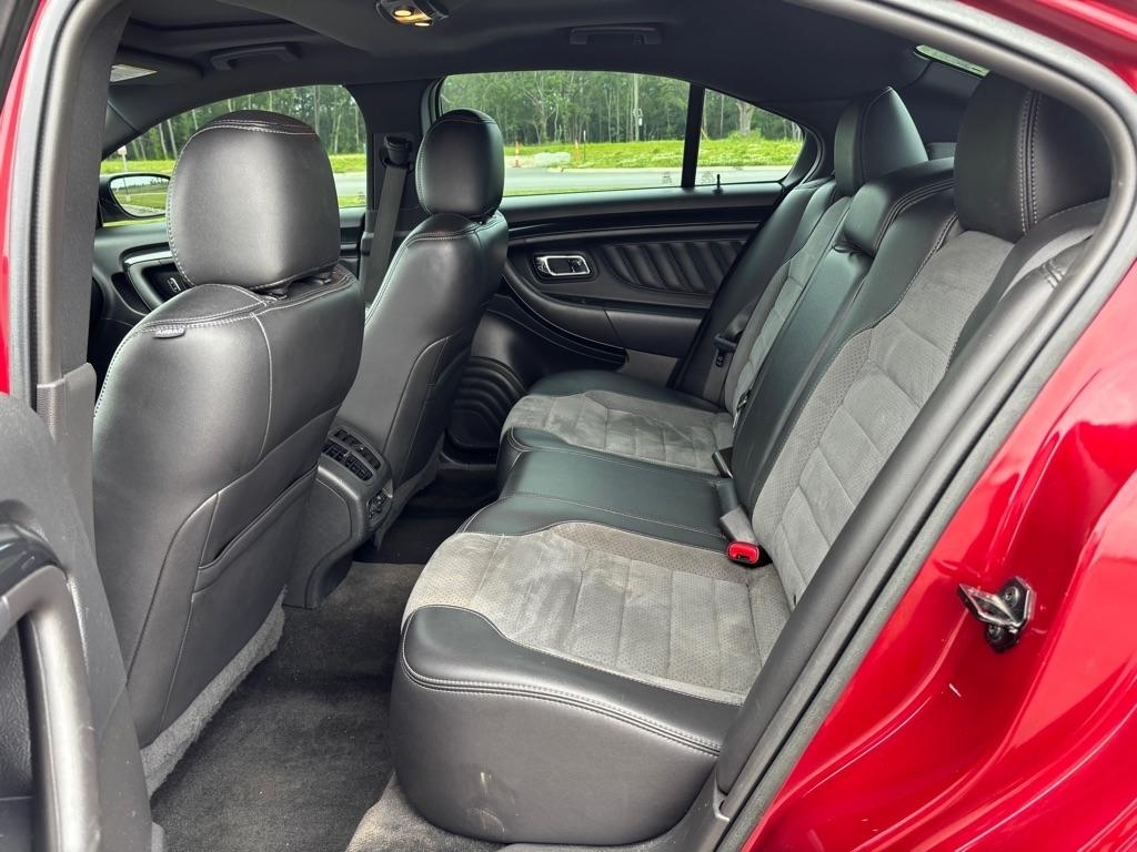 Ford Taurus 4dr Sdn SHO AWD 2016