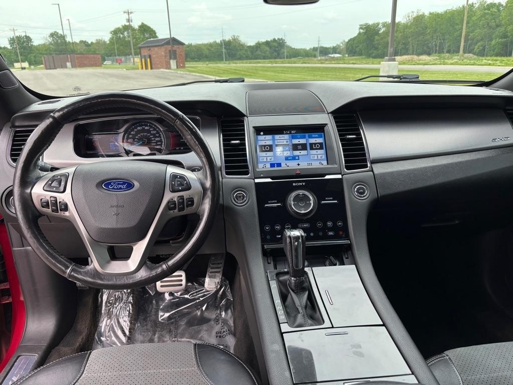 Ford Taurus 4dr Sdn SHO AWD 2016