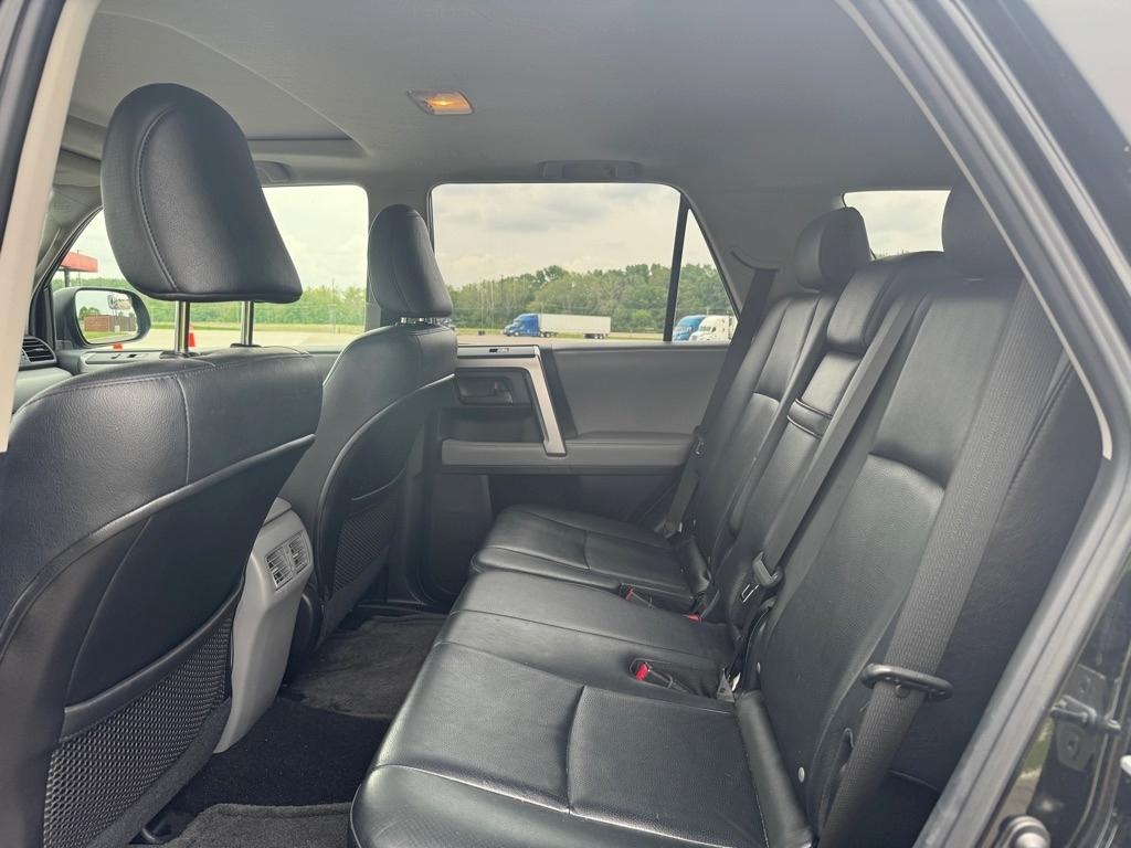 Toyota 4Runner 4WD 4dr V6 Limited (Natl) 2010