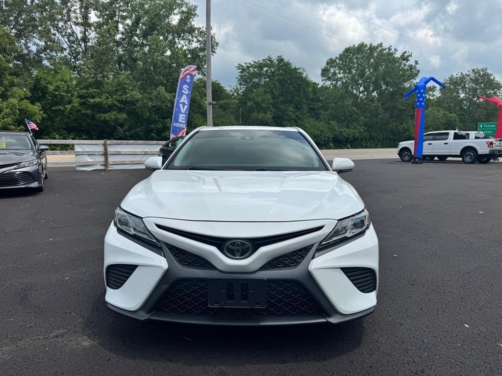 Toyota Camry SE Auto (Natl) 2020