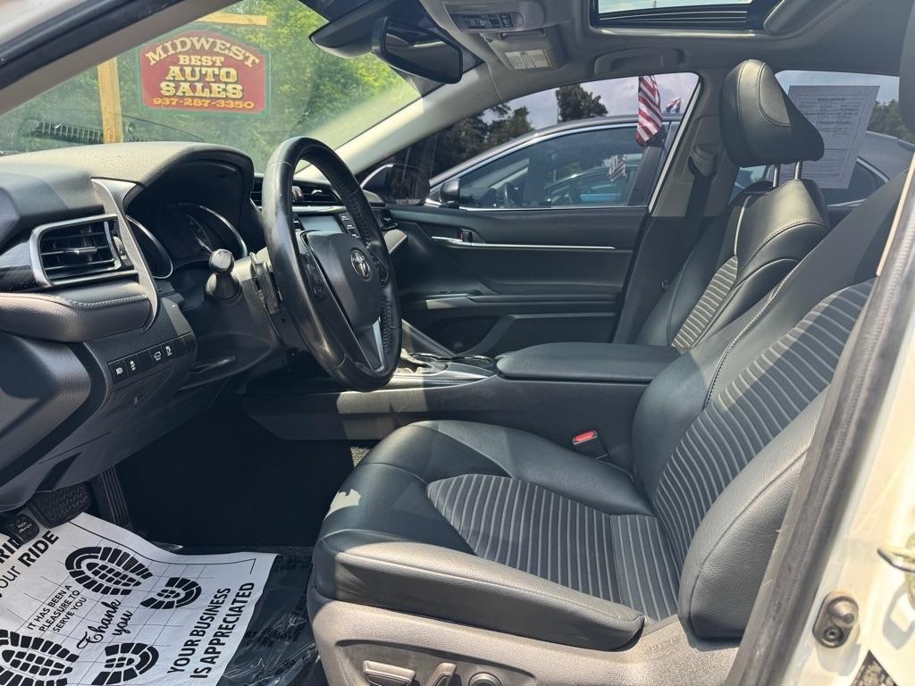 Toyota Camry SE Auto (Natl) 2020