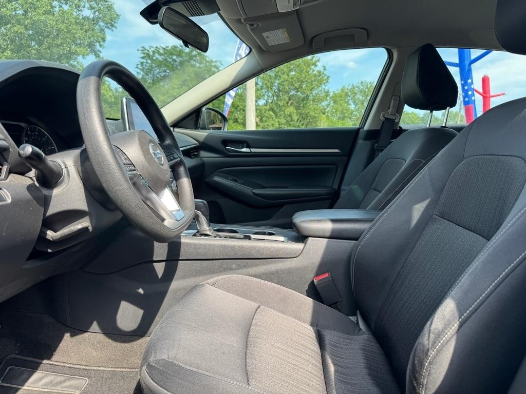 Nissan Altima 2.5 SV Sedan 2022