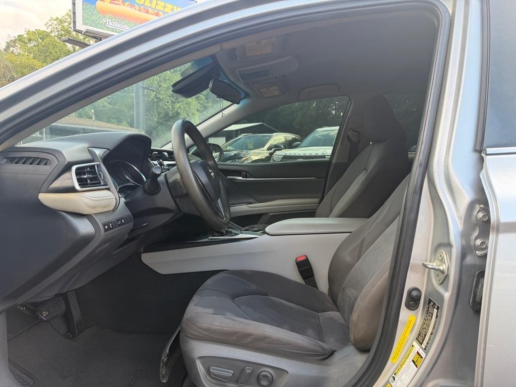 Toyota Camry XLE Auto (Natl) 2018