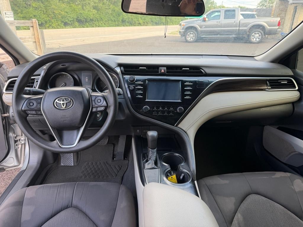 Toyota Camry XLE Auto (Natl) 2018