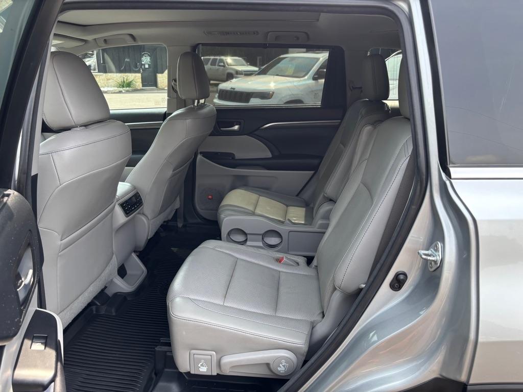 Toyota Highlander Limited V6 AWD (Natl) 2017