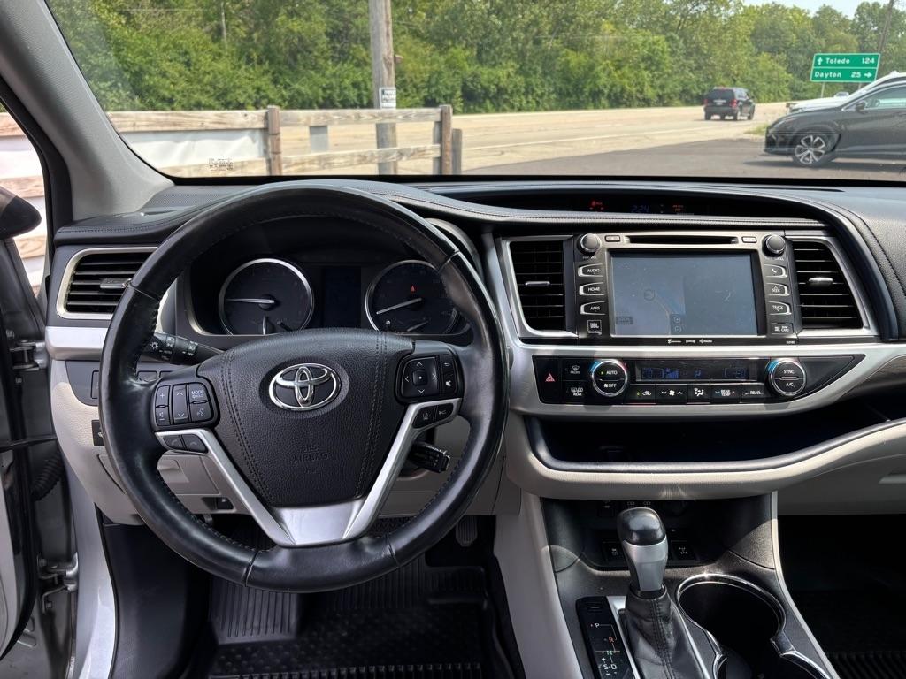 Toyota Highlander Limited V6 AWD (Natl) 2017
