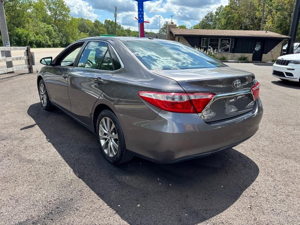 Toyota Camry 4dr Sdn I4 Auto SE w/Special Edition Pkg (Natl) 2016