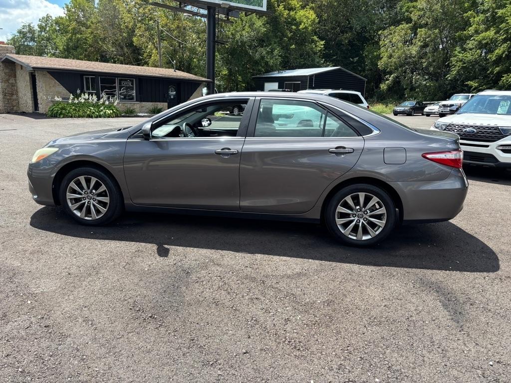 Toyota Camry 4dr Sdn I4 Auto SE w/Special Edition Pkg (Natl) 2016