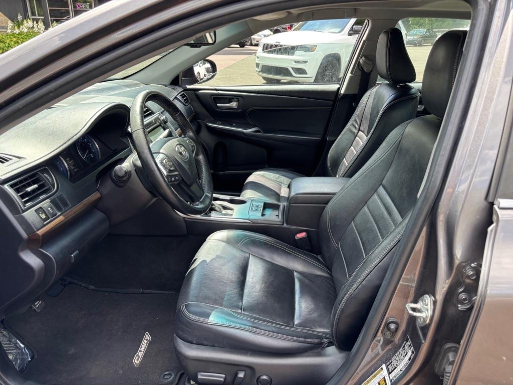Toyota Camry 4dr Sdn I4 Auto SE w/Special Edition Pkg (Natl) 2016