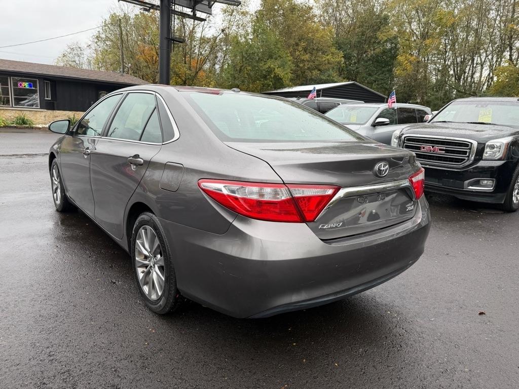 Toyota Camry 4dr Sdn I4 Auto SE w/Special Edition Pkg (Natl) 2016