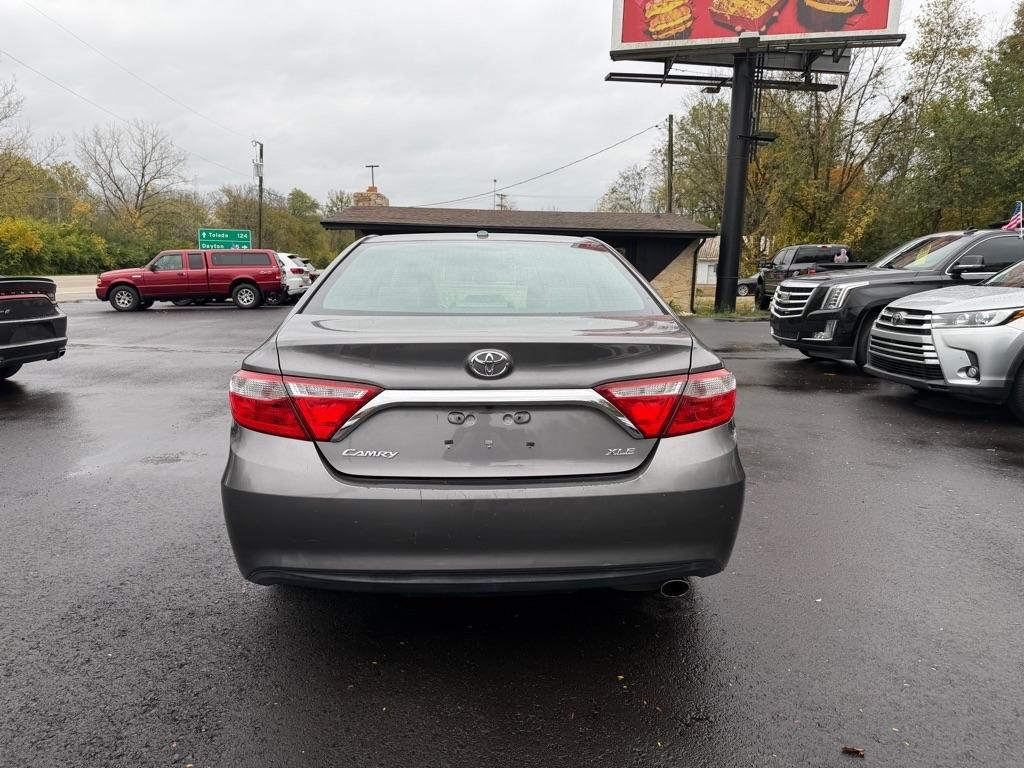 Toyota Camry 4dr Sdn I4 Auto SE w/Special Edition Pkg (Natl) 2016