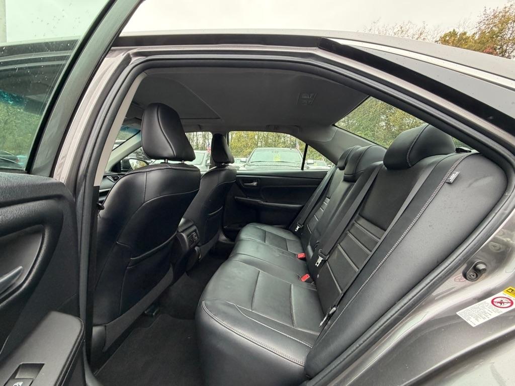 Toyota Camry 4dr Sdn I4 Auto SE w/Special Edition Pkg (Natl) 2016