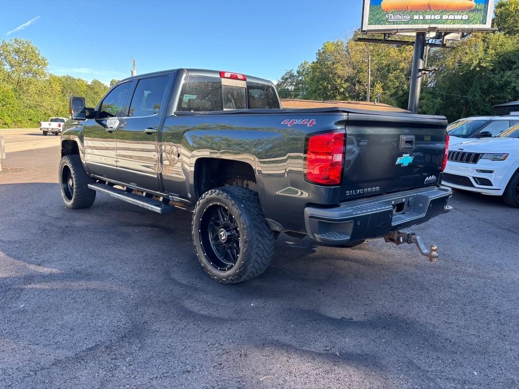 Chevrolet Silverado 3500HD 4WD Crew Cab 153.7" High Country 2017