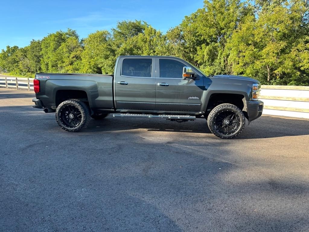 Chevrolet Silverado 3500HD 4WD Crew Cab 153.7" High Country 2017