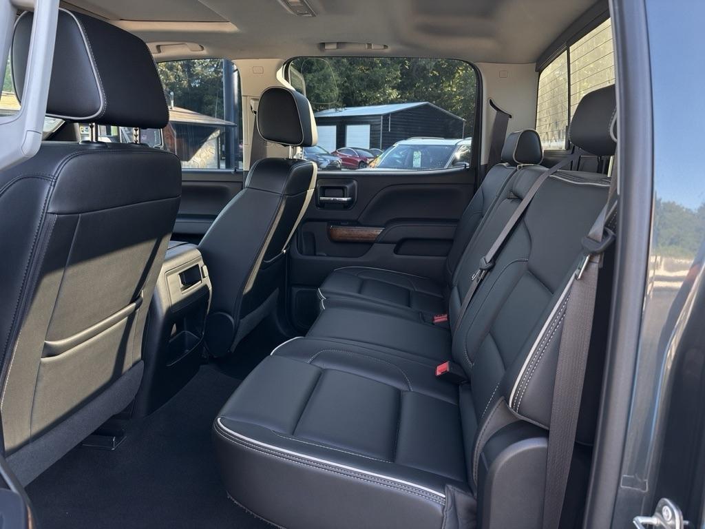 Chevrolet Silverado 3500HD 4WD Crew Cab 153.7" High Country 2017