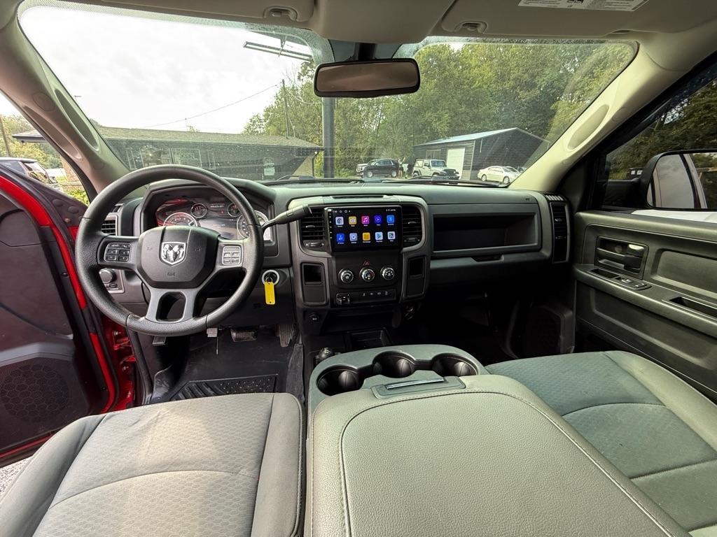 RAM 2500 Tradesman 4x4 Crew Cab 6'4" Box 2017