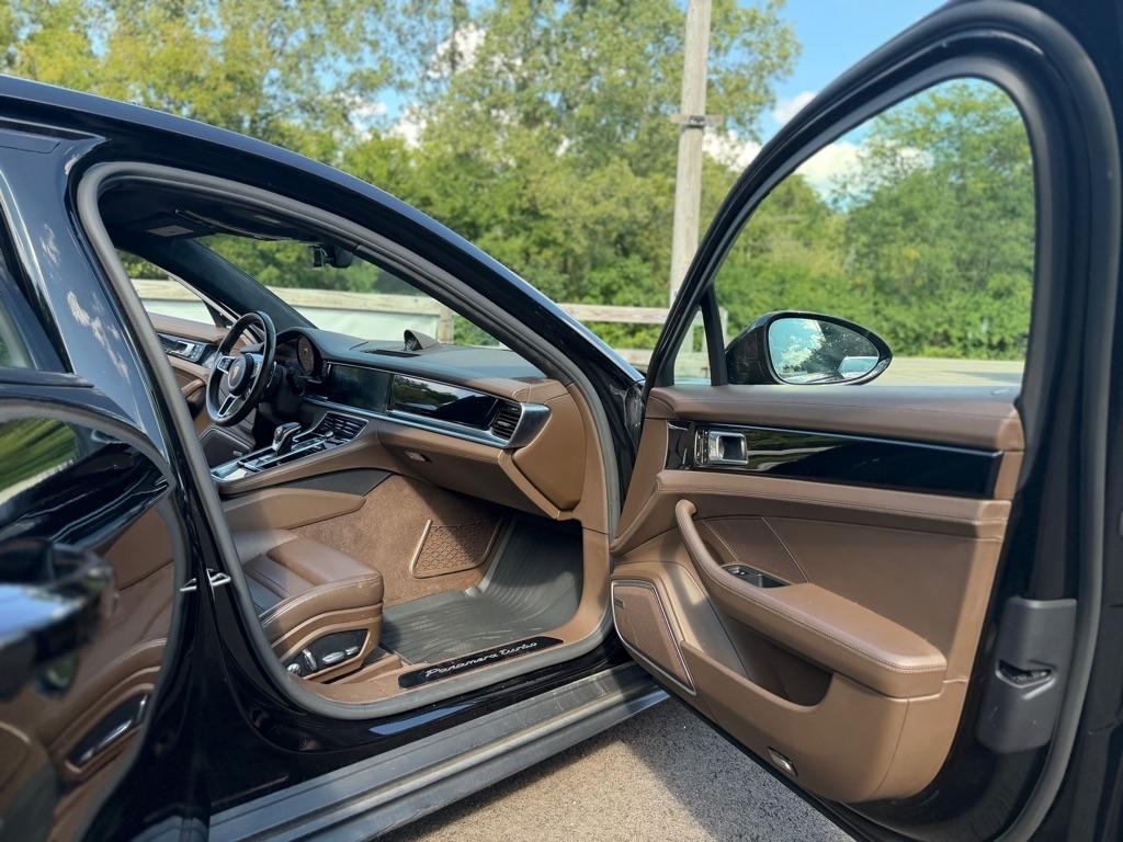 Porsche Panamera Turbo AWD 2018
