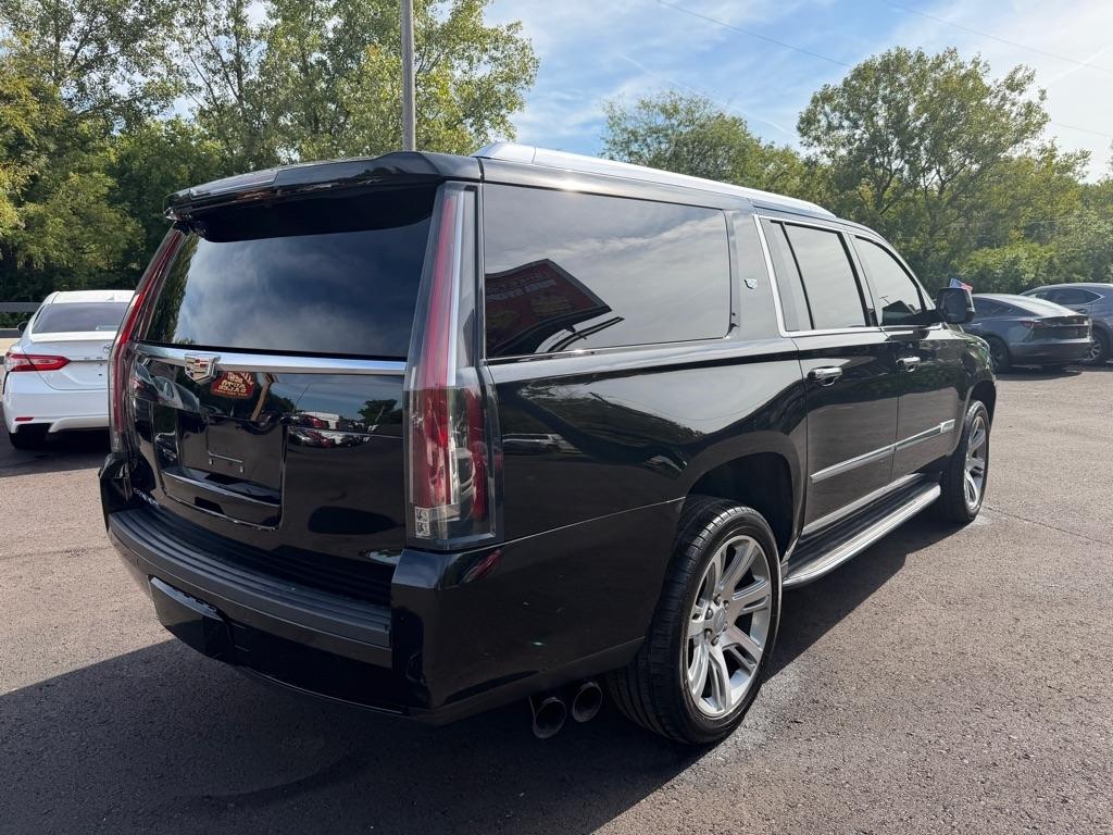 Cadillac Escalade ESV 4WD 4dr Luxury 2017