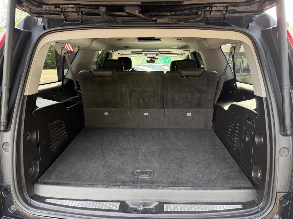 Cadillac Escalade ESV 4WD 4dr Luxury 2017