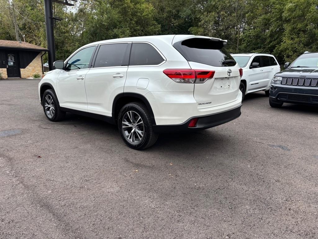 Toyota Highlander LE I4 FWD (Natl) 2019