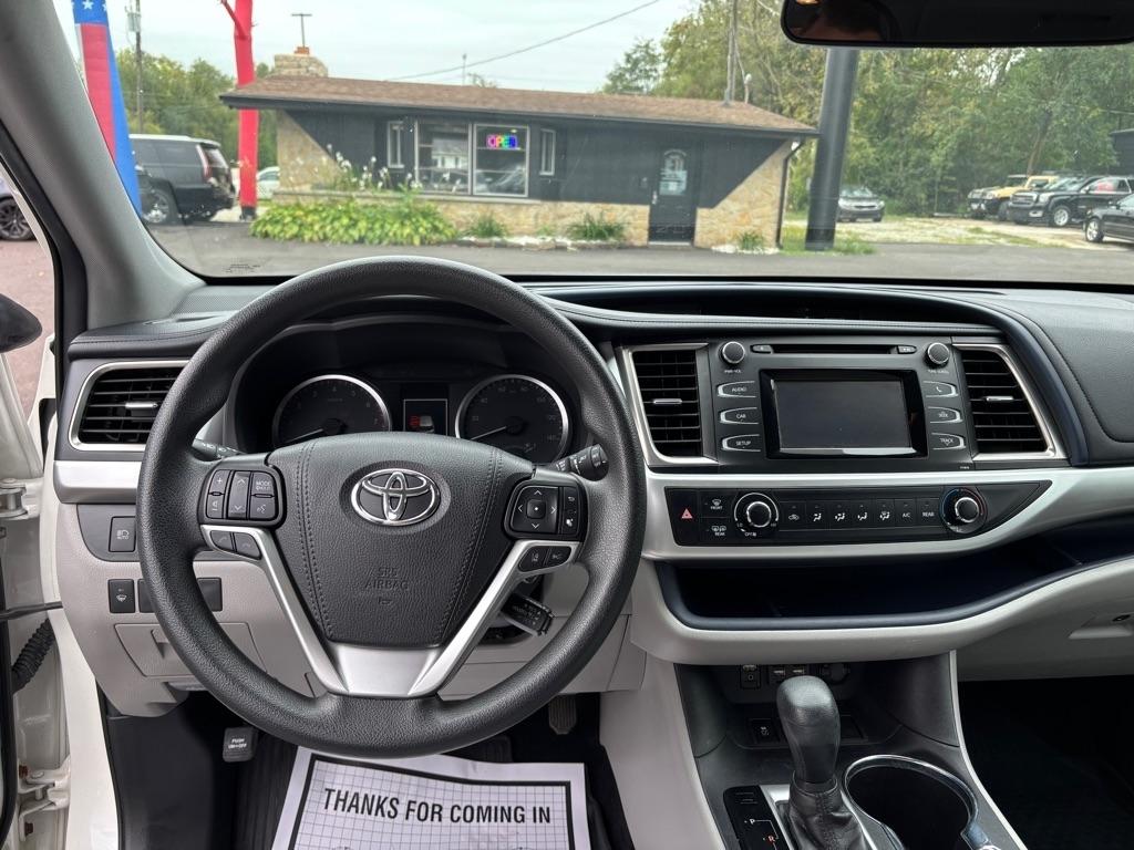 Toyota Highlander LE I4 FWD (Natl) 2019