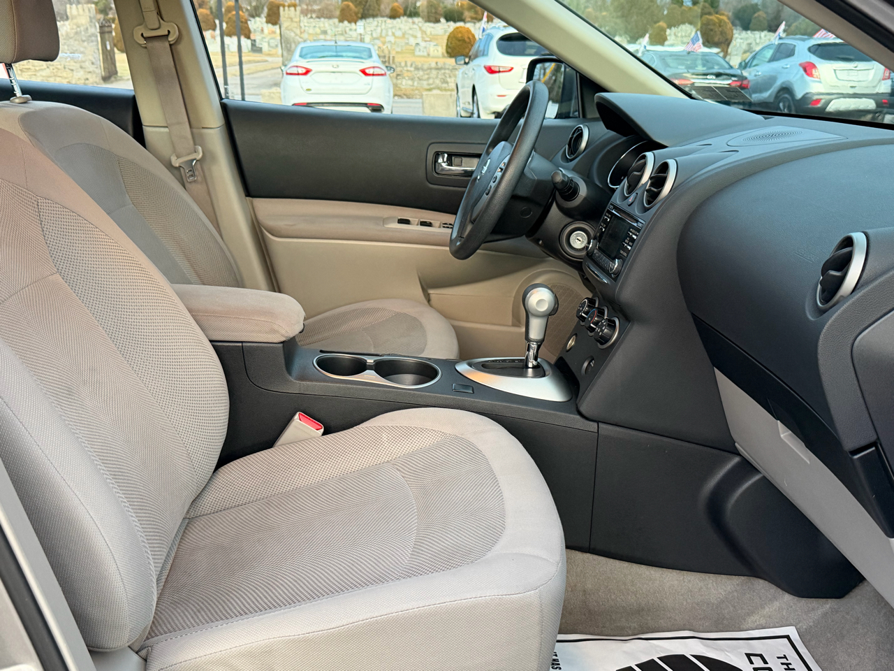 Nissan Rogue Select  2014