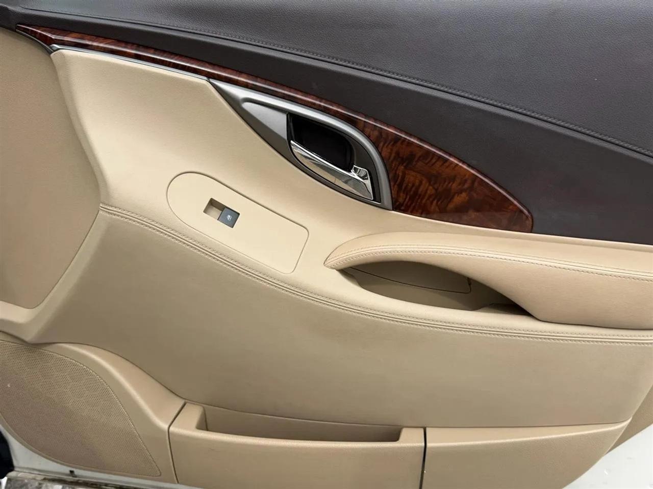 Buick LaCrosse  2013