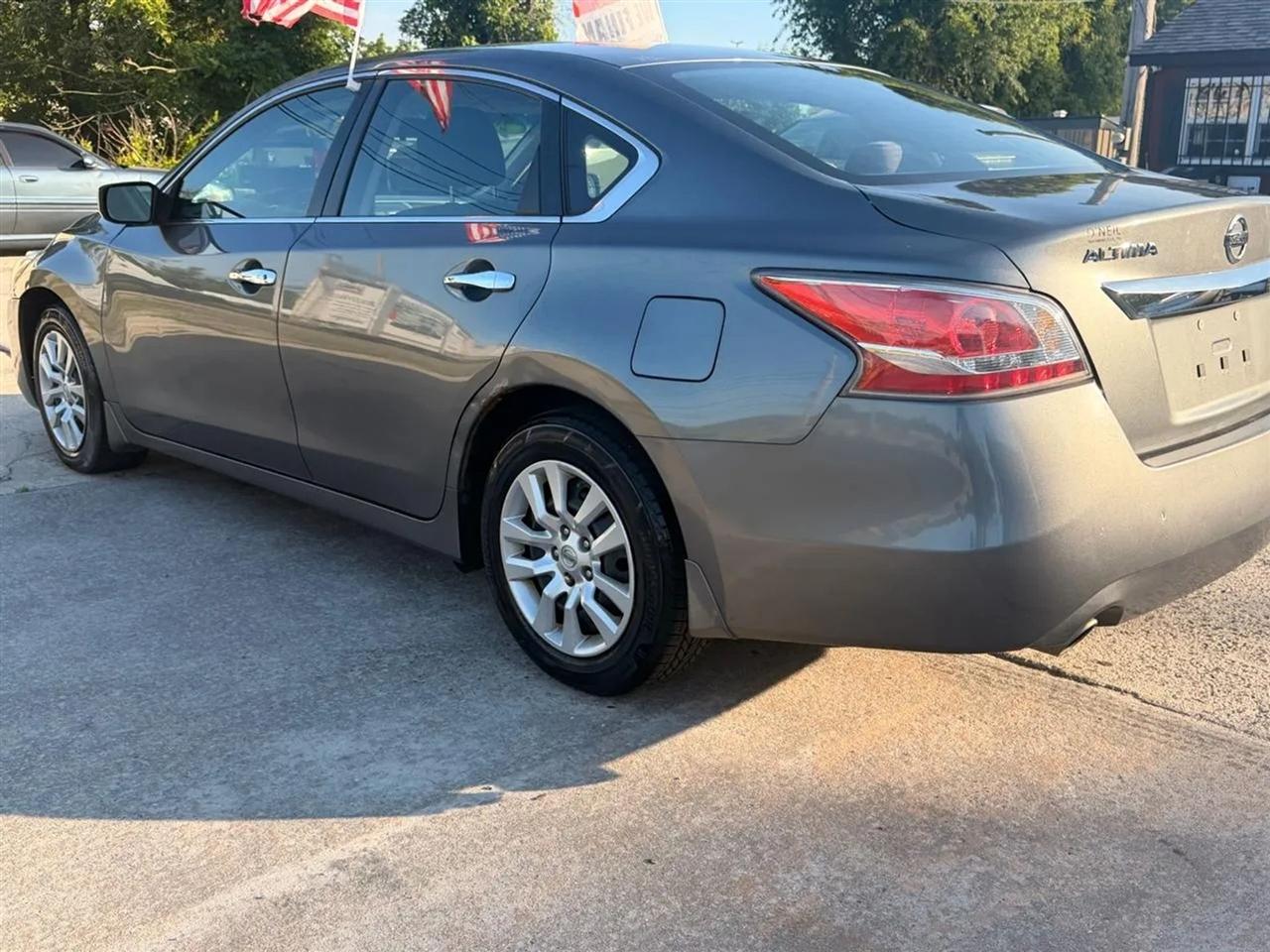 Nissan Altima  2015