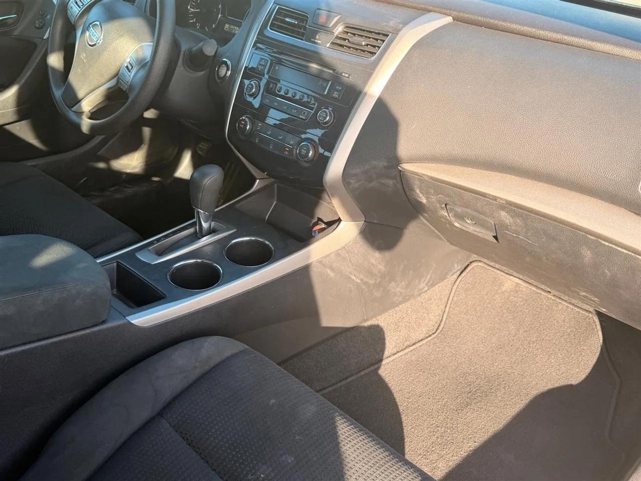 Nissan Altima  2015