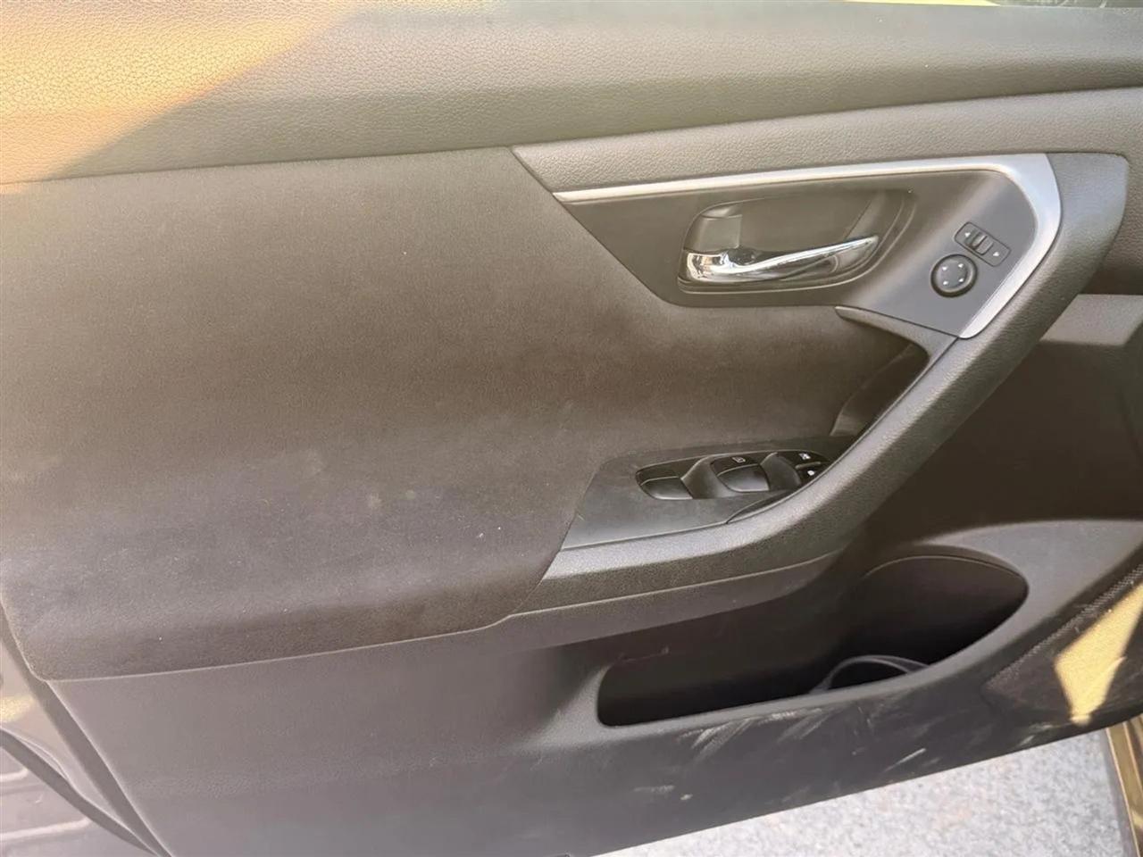 Nissan Altima  2015