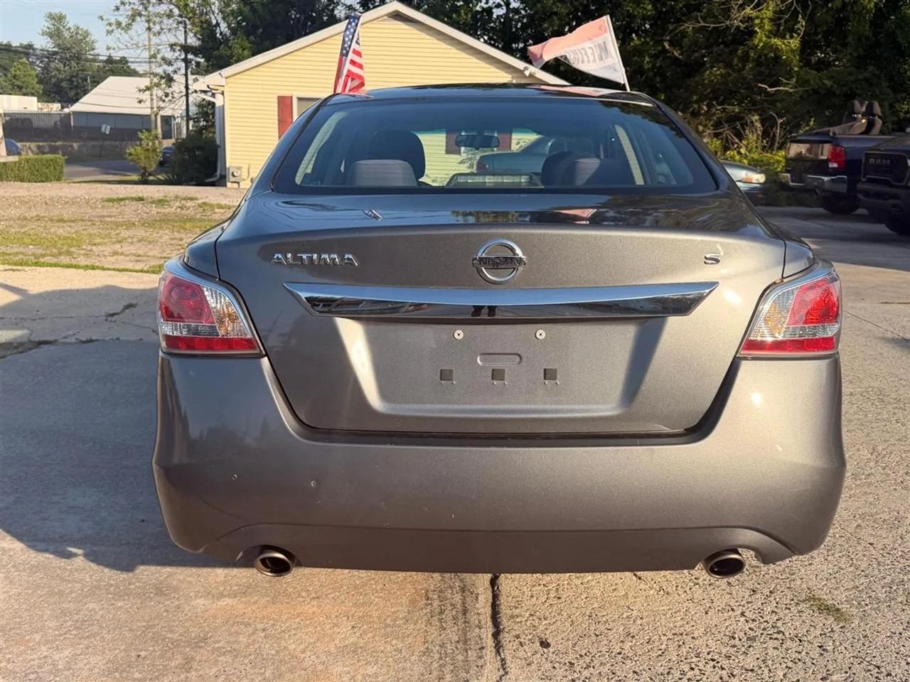 Nissan Altima  2015