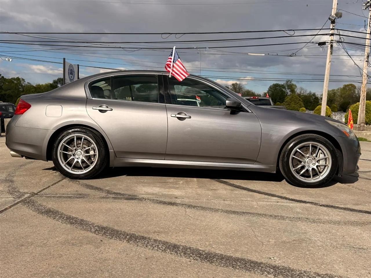 Infiniti G Sedan  2011