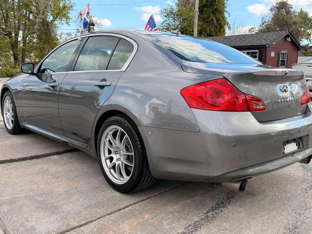 Infiniti G Sedan  2011